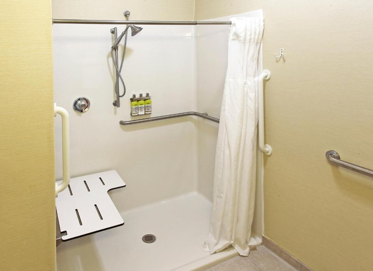 Holiday Inn Express & Suites - Sharon-Hermitage By Ihg West Middlesex Kültér fotó