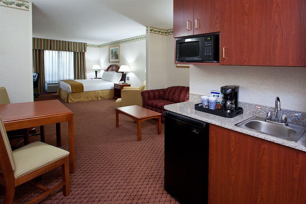 Holiday Inn Express & Suites - Sharon-Hermitage By Ihg West Middlesex Kültér fotó