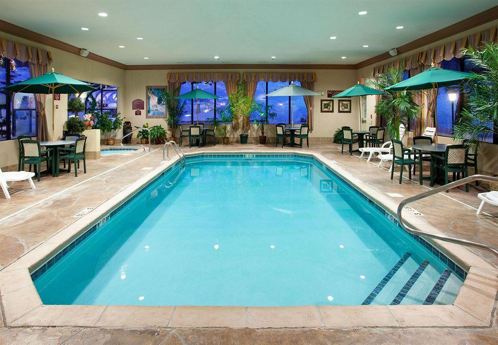 Holiday Inn Express & Suites - Sharon-Hermitage By Ihg West Middlesex Kültér fotó