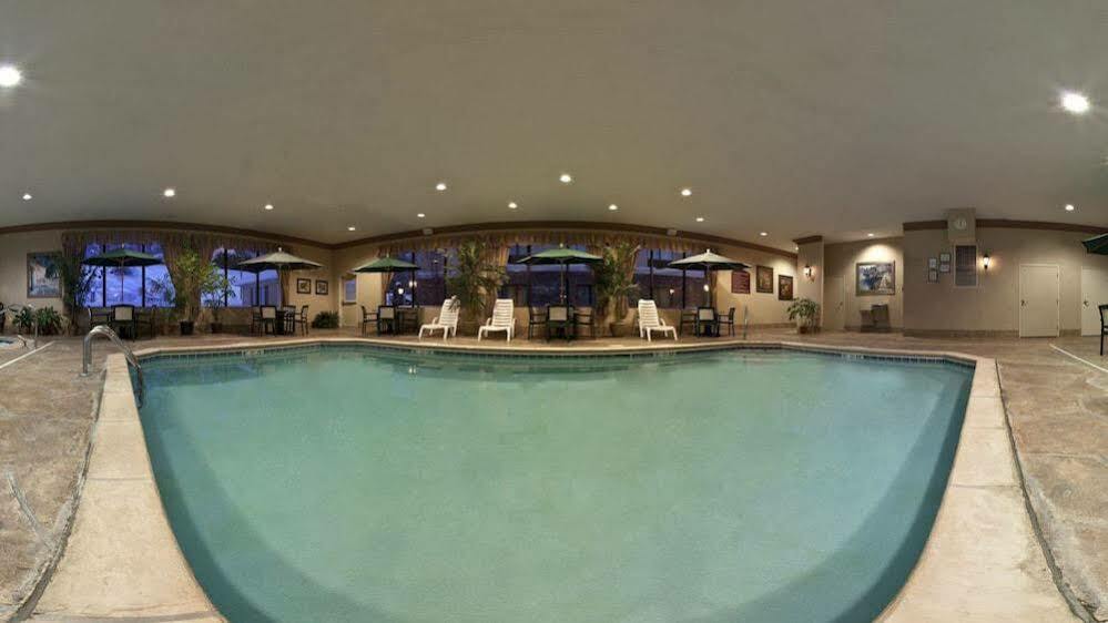 Holiday Inn Express & Suites - Sharon-Hermitage By Ihg West Middlesex Kültér fotó